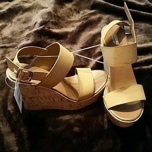 NWT Summer Platform Wedges