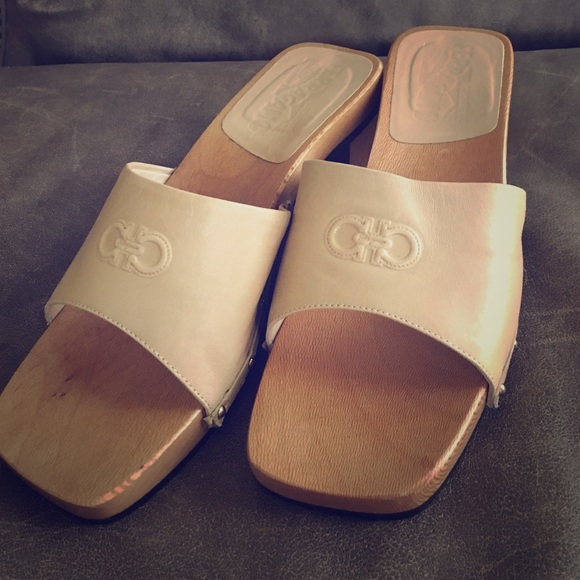 Vintage (~1985) Ferragamo platform wooden sandals!