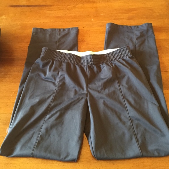 NWOT Nike workout pants - Picture 3 of 4