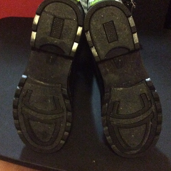 NWOT ! HOUNDSTOOTH RUBBER RAINBOOTS - Picture 3 of 4