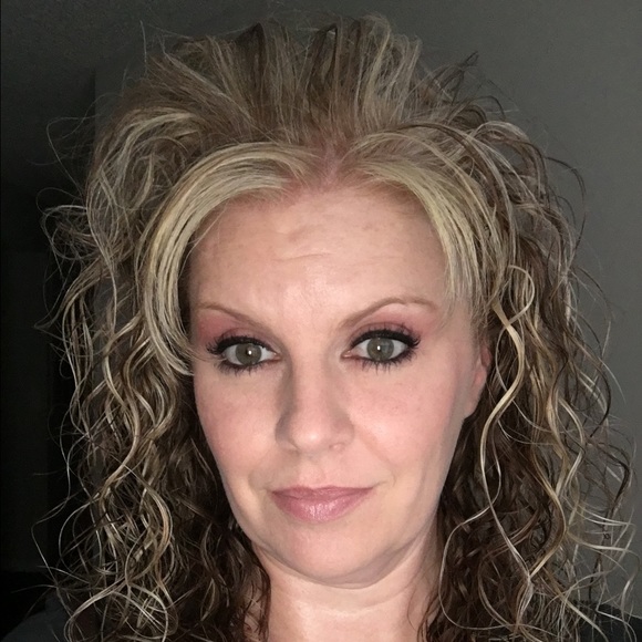 Meet your Posher, Tracy - Picture 1 of 1