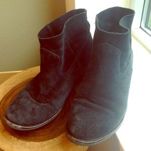 Dolce Vita black suede ankle booties sz 7.5