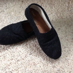 Black wool Toms