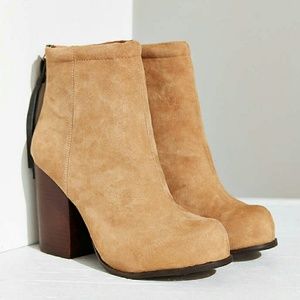 NEVER WORN Jeffrey Campbell rumble bootie