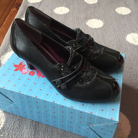 Poetic License Love Letter black heels