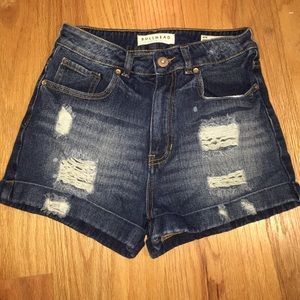 High Waisted "Mom Short"