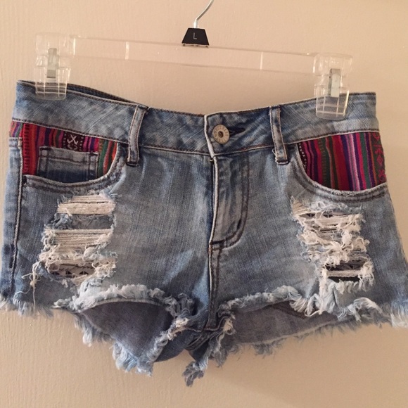 Bullhead Black distressed jean shorts size 1