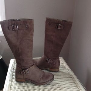 NWOT brown boots