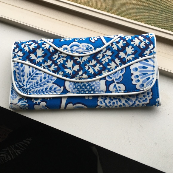 Vera Bradley clutch