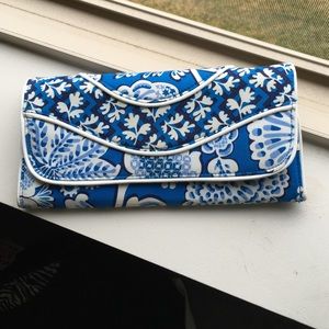 Vera Bradley clutch