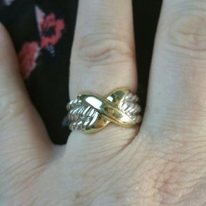 FLASH SALE David Yurman X Ring. Size 8. GORGEOUS!