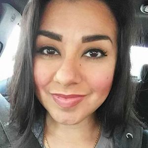 Meet your Posher, Lora
