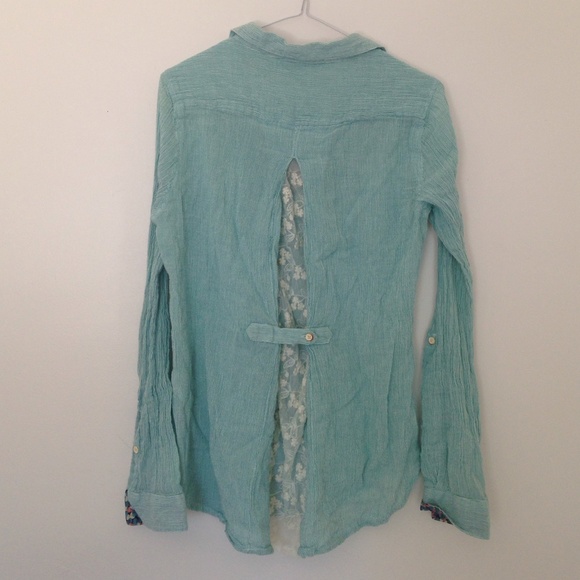 Button up shirt - Picture 3 of 4