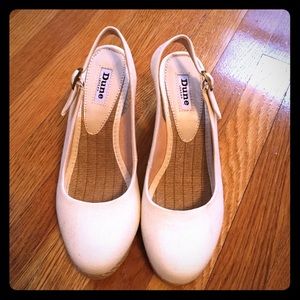 BRAND NEW Off-white wedges