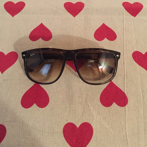 Ray-Ban 4147 Sunglasses