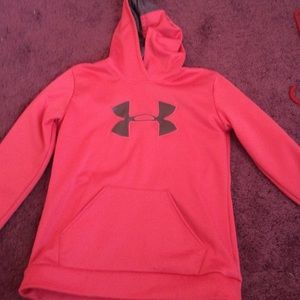 pink and grey under armour sweatshirt
