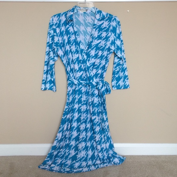 Hounds tooth wrap dress