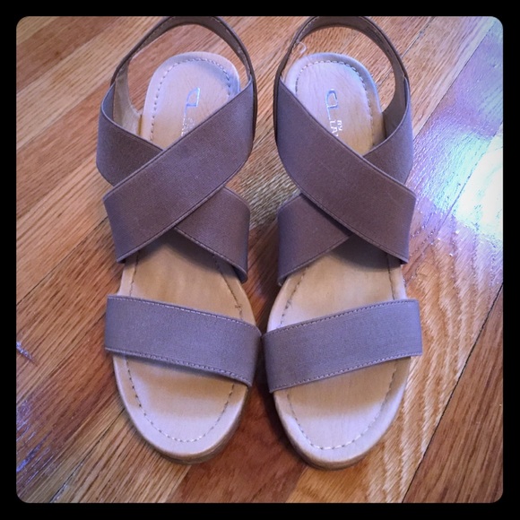 Tan Strap Wedges - Picture 1 of 3
