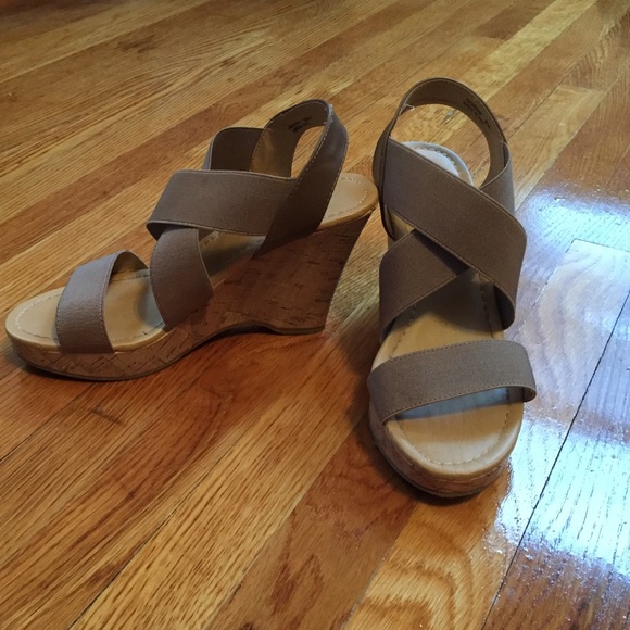 Tan Strap Wedges - Picture 2 of 3