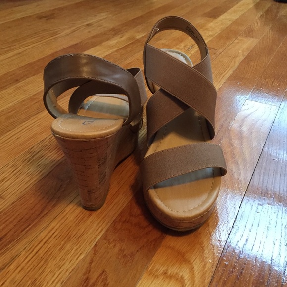 Tan Strap Wedges - Picture 3 of 3