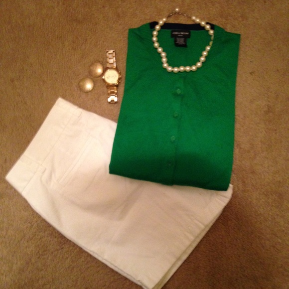 Lord and Taylor Green Long Sleeve Cardigan. - Picture 1 of 3