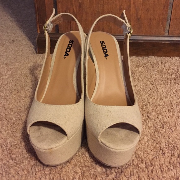 Tan wedges - Picture 2 of 3
