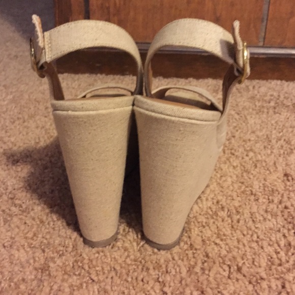 Tan wedges - Picture 3 of 3