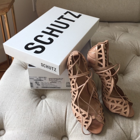 Lace up peach heel sandal. Sz. 6