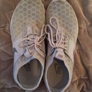 Nike Juvenate women's sneaker