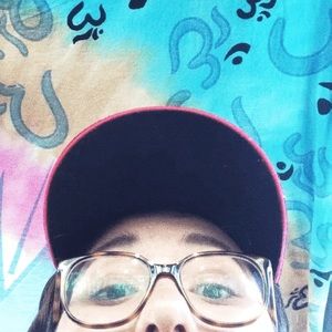 Meet your Posher, Claudia