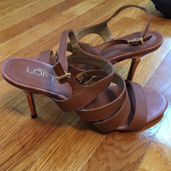 Strappy tan Loft Heels - Picture 2 of 3