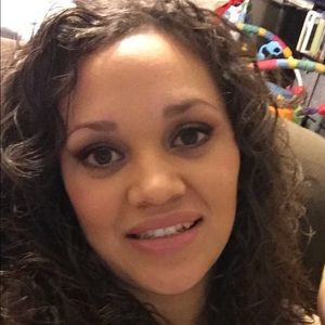 Meet your Posher, Elyssa