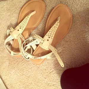 Size 7 tan sandals 💗