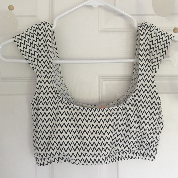 Billabong Swim top 🚫saved for posher