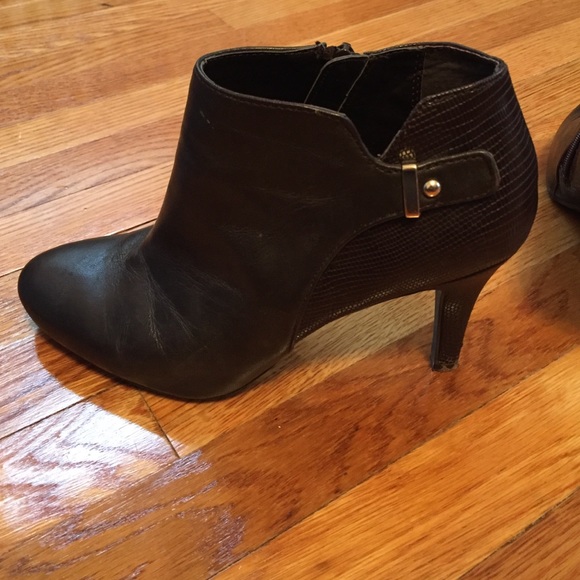 Leather dark brown booties - Picture 3 of 3