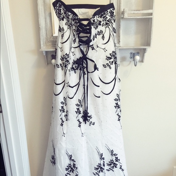 Stunning Phantom of the Opera Lace Up Prom Dress - Picture 2 of 2