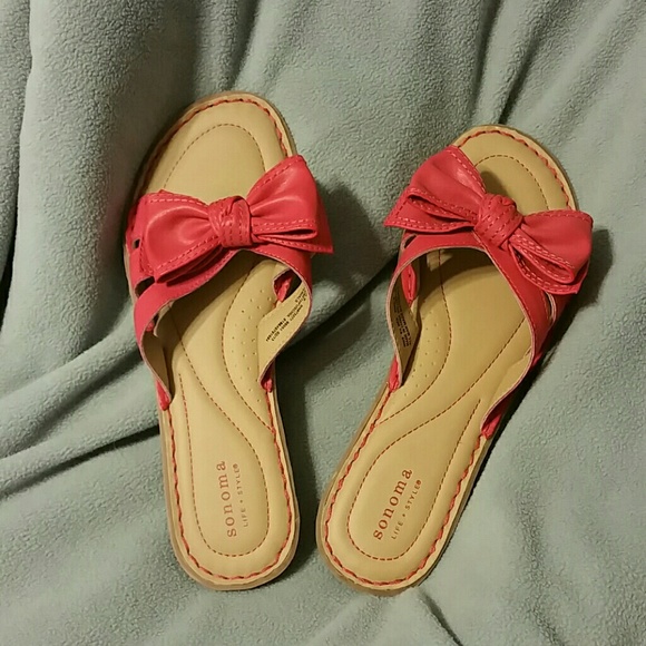Coral bow sandals