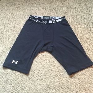 Under Armour heat gear compression shorts