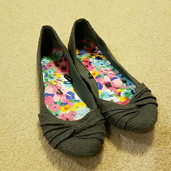 Gray flats