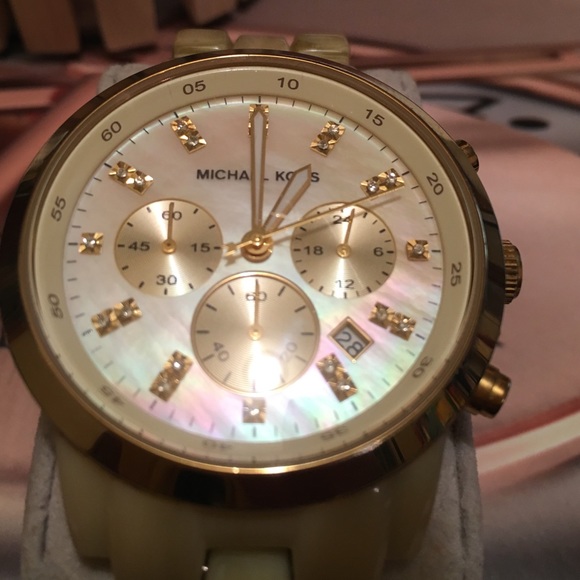 💋MICHAEL KORS HORN ACRYLIC CHRONOGRAPH 💋 - Picture 2 of 4