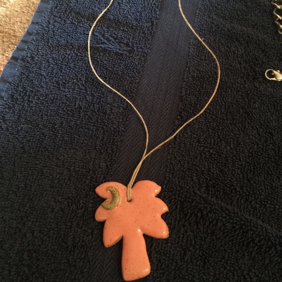 Palmetto pink necklace