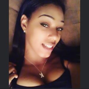 Meet your Posher, Elcia