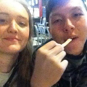 Meet your Posher, Chloe