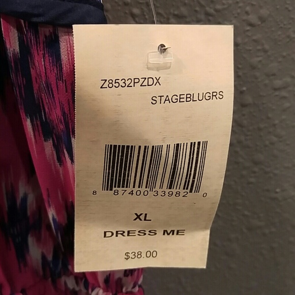 Dress - Picture 3 of 4