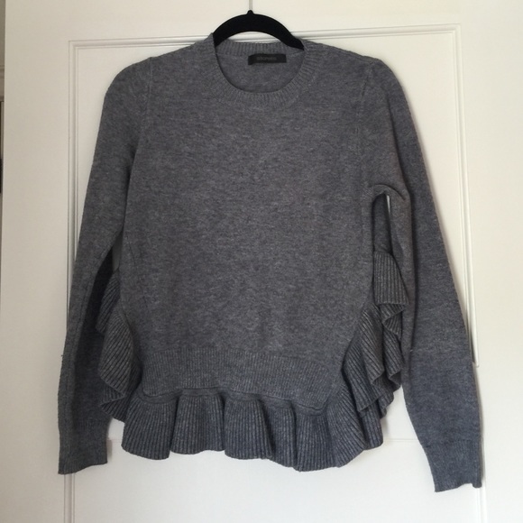 Strorets grey small ruffle sweater. Adorable!
