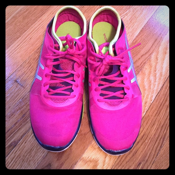 Worn once asics cross trainer sneakers