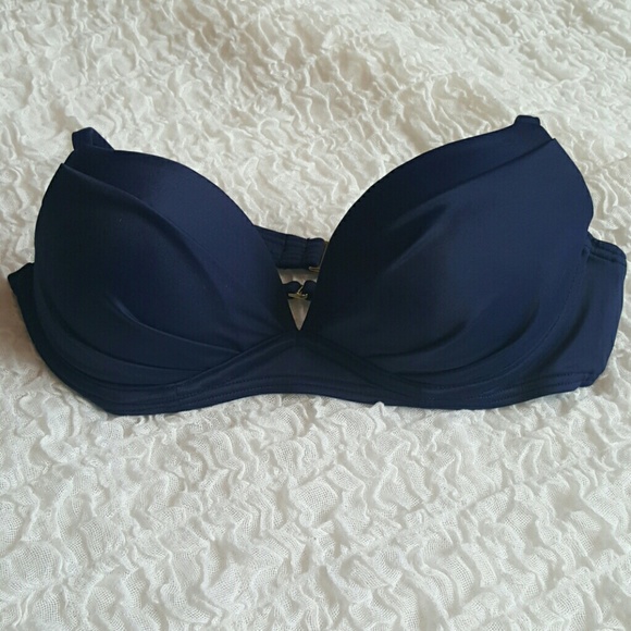 Bikini - Picture 3 of 4