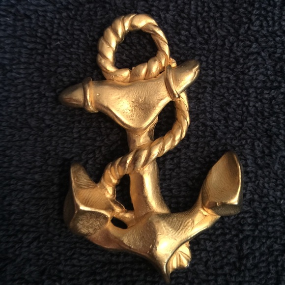 Anchor gold brooch