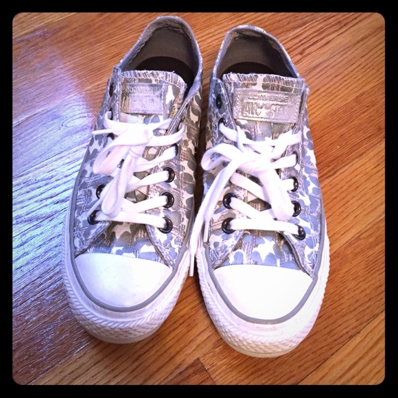 Converse silver and white print sneakers