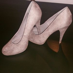 X-APPEAL Nude/Tan Suede Pumps